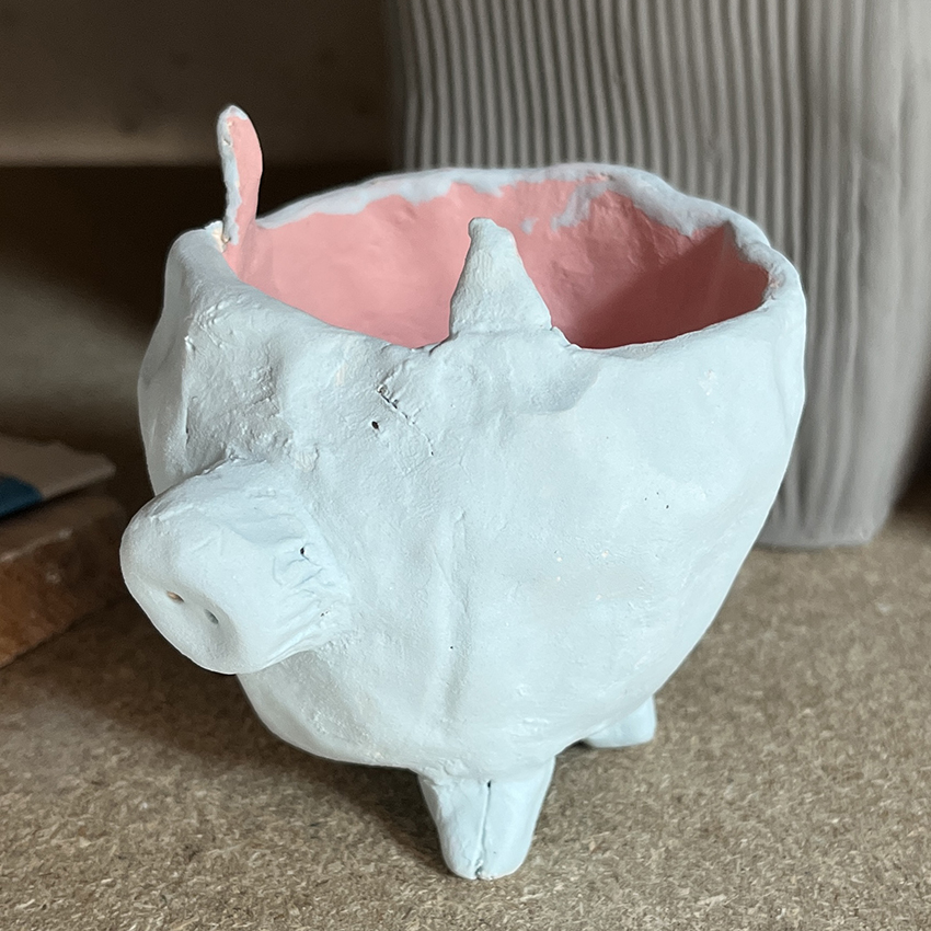 Bol zoomorphe cochon en grès émaillé avant cuisson
