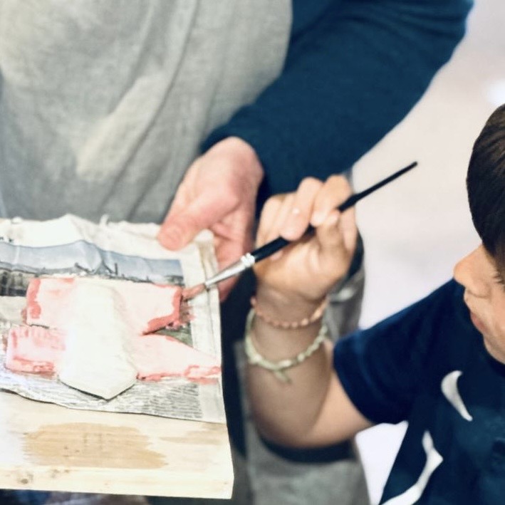 atelier épilithe : enfant retouche d'émail