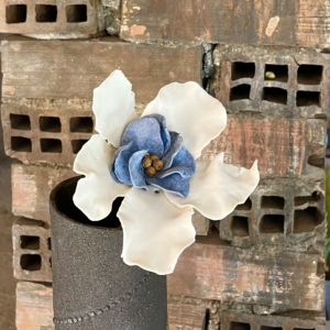 Fleur en porcelaine